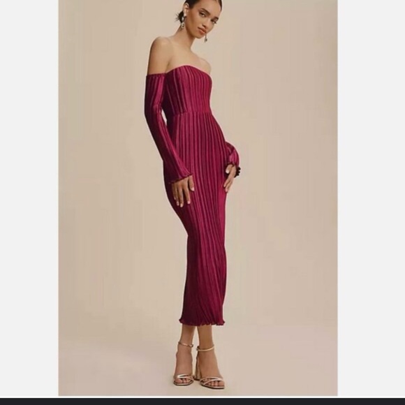 L’Idee Dresses & Skirts - L’idee Chic Off-Shoulder Long Sleeve Dress in Deep Red
